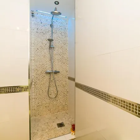 Weforyou 2 Bedrooms Penthouse At Center Apartment Malaga