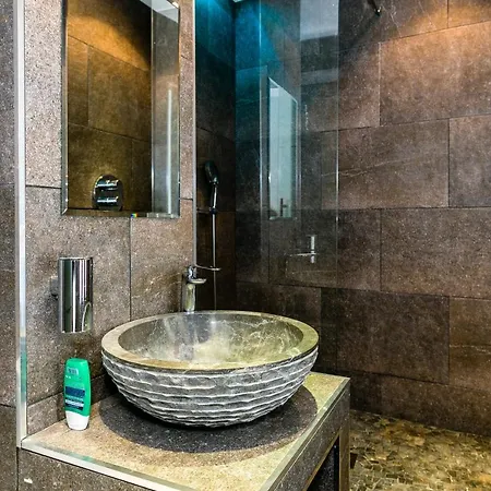 Weforyou 2 Bedrooms Penthouse At Center Apartment *